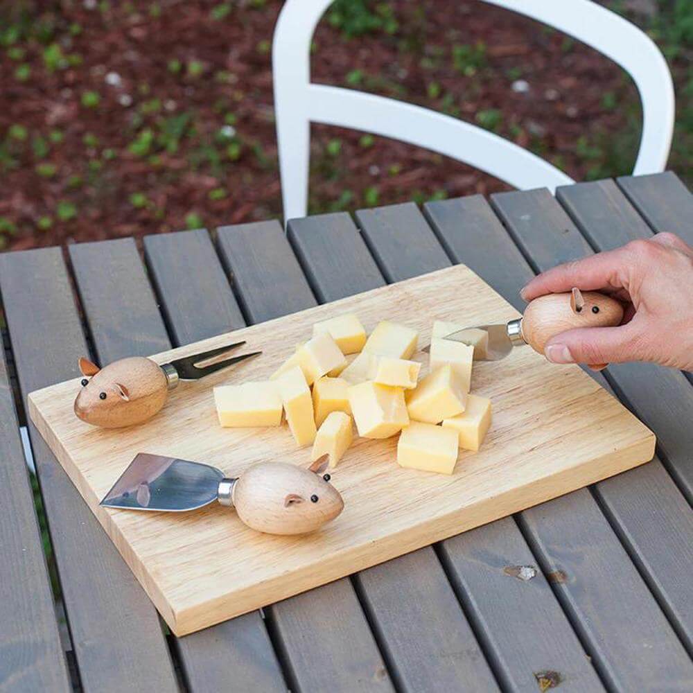 Kikkerland Cheese Knives Mice